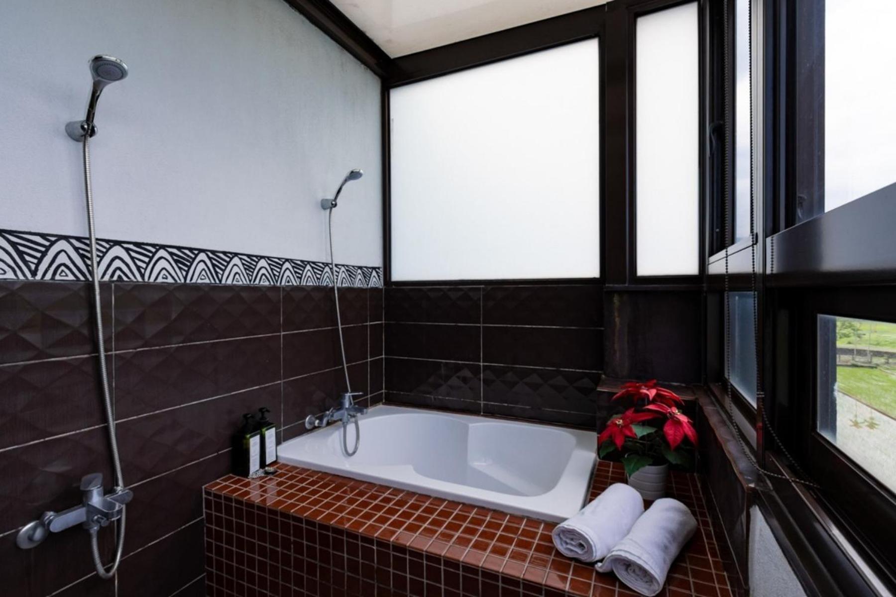 Hi Zebra Travel B&B Dongshan  Exterior photo